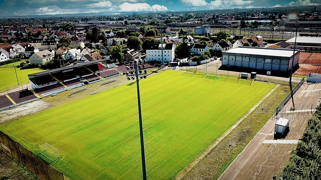 如德布劳内 如德布劳内